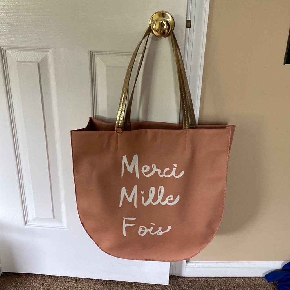 Tote bag